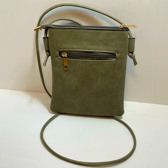 🔥3 for $15 Sale- EUC- Laser cut crossbody bag - Picture 2 of 4